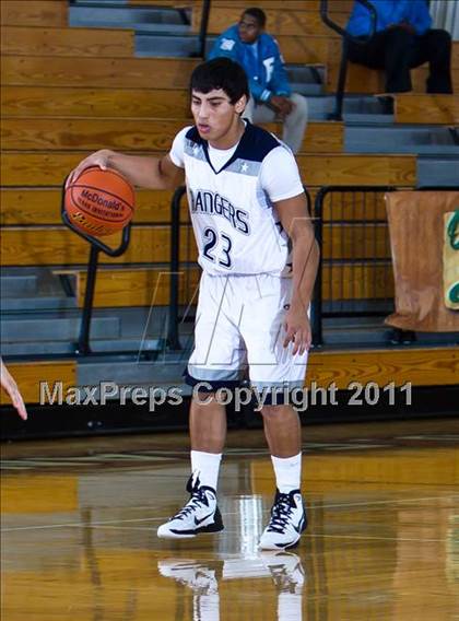 Thumbnail 2 in Sam Rayburn vs. Smithson Valley (McDonald's Texas Invitational) photogallery.