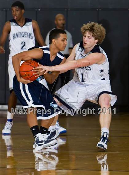 Thumbnail 2 in Sam Rayburn vs. Smithson Valley (McDonald's Texas Invitational) photogallery.