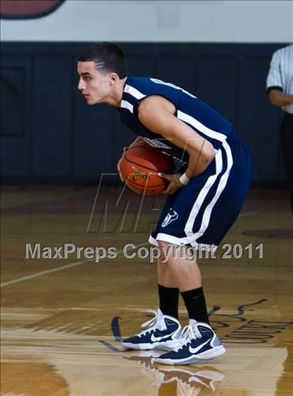 Thumbnail 1 in Sam Rayburn vs. Smithson Valley (McDonald's Texas Invitational) photogallery.