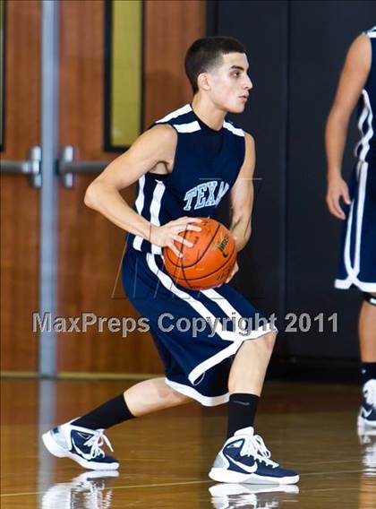 Thumbnail 3 in Sam Rayburn vs. Smithson Valley (McDonald's Texas Invitational) photogallery.