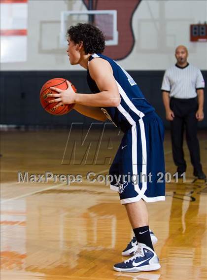 Thumbnail 3 in Sam Rayburn vs. Smithson Valley (McDonald's Texas Invitational) photogallery.
