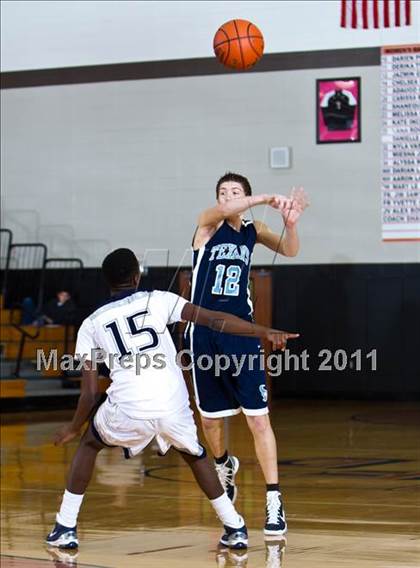 Thumbnail 3 in Sam Rayburn vs. Smithson Valley (McDonald's Texas Invitational) photogallery.