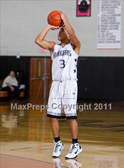 Thumbnail 1 in Sam Rayburn vs. Smithson Valley (McDonald's Texas Invitational) photogallery.