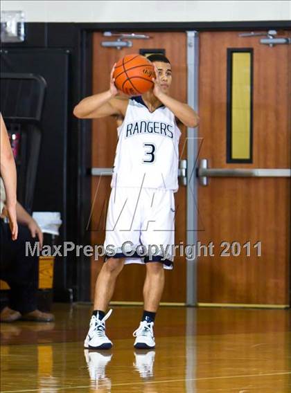 Thumbnail 1 in Sam Rayburn vs. Smithson Valley (McDonald's Texas Invitational) photogallery.