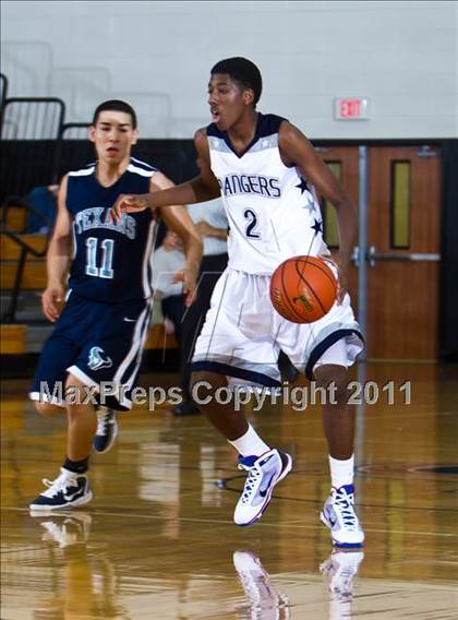 Thumbnail 3 in Sam Rayburn vs. Smithson Valley (McDonald's Texas Invitational) photogallery.