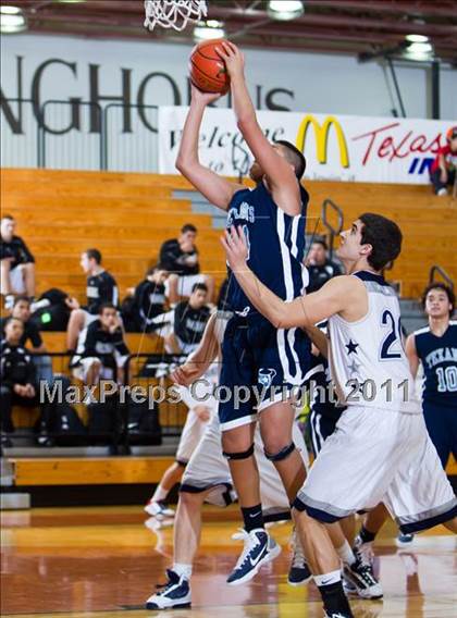 Thumbnail 2 in Sam Rayburn vs. Smithson Valley (McDonald's Texas Invitational) photogallery.