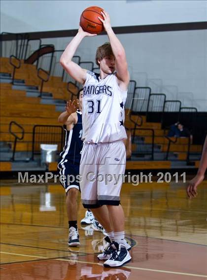 Thumbnail 3 in Sam Rayburn vs. Smithson Valley (McDonald's Texas Invitational) photogallery.
