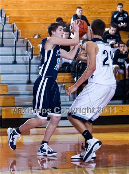 Thumbnail 3 in Sam Rayburn vs. Smithson Valley (McDonald's Texas Invitational) photogallery.