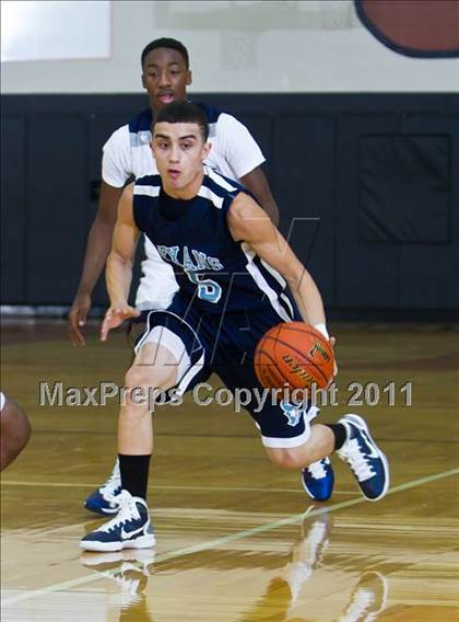Thumbnail 3 in Sam Rayburn vs. Smithson Valley (McDonald's Texas Invitational) photogallery.