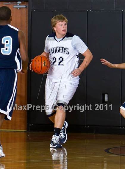 Thumbnail 2 in Sam Rayburn vs. Smithson Valley (McDonald's Texas Invitational) photogallery.