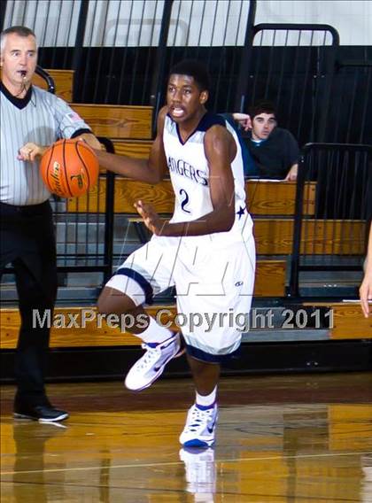 Thumbnail 1 in Sam Rayburn vs. Smithson Valley (McDonald's Texas Invitational) photogallery.