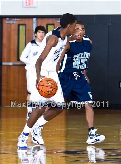 Thumbnail 3 in Sam Rayburn vs. Smithson Valley (McDonald's Texas Invitational) photogallery.