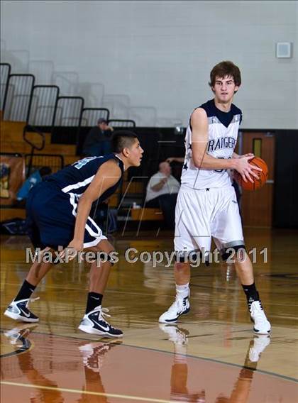 Thumbnail 3 in Sam Rayburn vs. Smithson Valley (McDonald's Texas Invitational) photogallery.