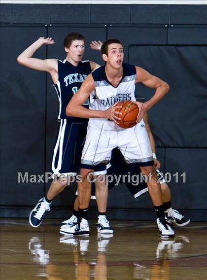 Thumbnail 3 in Sam Rayburn vs. Smithson Valley (McDonald's Texas Invitational) photogallery.