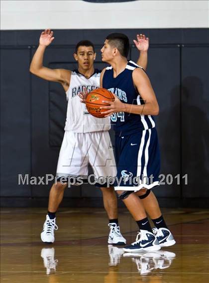 Thumbnail 2 in Sam Rayburn vs. Smithson Valley (McDonald's Texas Invitational) photogallery.