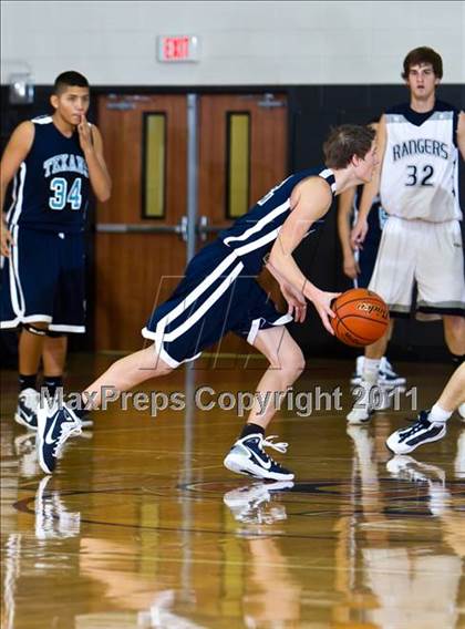 Thumbnail 2 in Sam Rayburn vs. Smithson Valley (McDonald's Texas Invitational) photogallery.