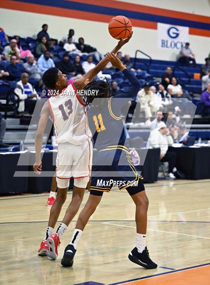 Thumbnail 1 in Campbell Hall vs Coronado (Tarkanian Classic) photogallery.