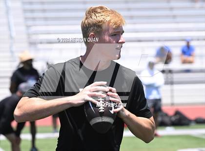 Thumbnail 2 in Huntington Beach vs. Downey (Surf City Tournament) photogallery.