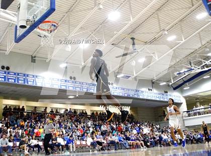 Thumbnail 2 in Holy Spirit Prep vs. IMG Academy photogallery.