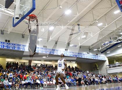 Thumbnail 3 in Holy Spirit Prep vs. IMG Academy photogallery.