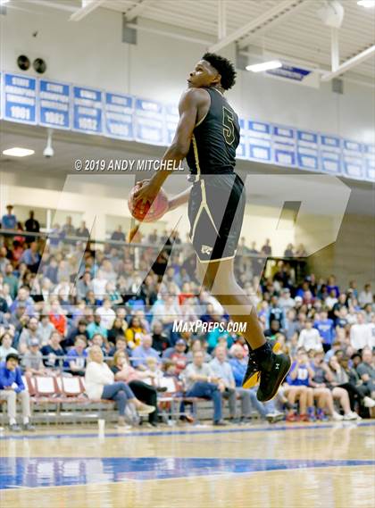 Thumbnail 2 in Holy Spirit Prep vs. IMG Academy photogallery.