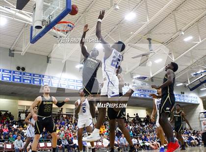 Thumbnail 2 in Holy Spirit Prep vs. IMG Academy photogallery.