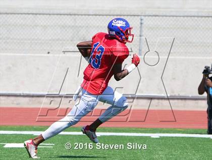 Thumbnail 2 in St. Joseph Regional vs. Serra (2016 Honor Bowl) photogallery.