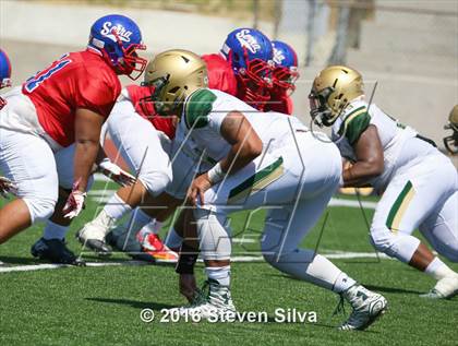 Thumbnail 3 in St. Joseph Regional vs. Serra (2016 Honor Bowl) photogallery.