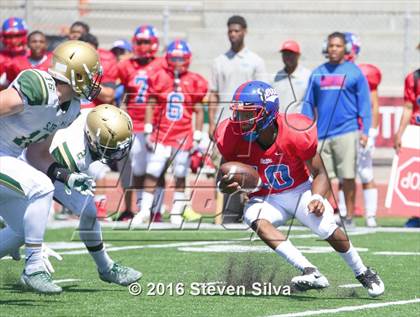 Thumbnail 2 in St. Joseph Regional vs. Serra (2016 Honor Bowl) photogallery.