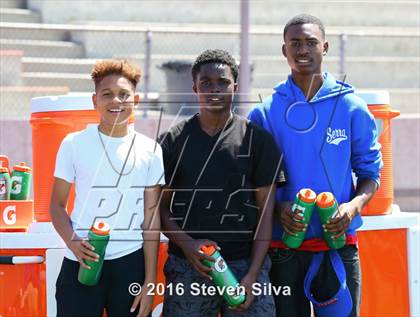 Thumbnail 2 in St. Joseph Regional vs. Serra (2016 Honor Bowl) photogallery.