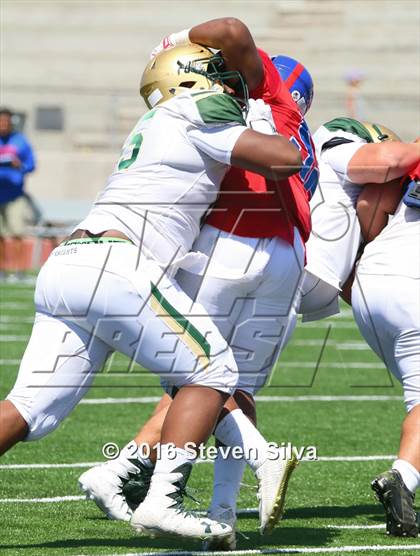 Thumbnail 2 in St. Joseph Regional vs. Serra (2016 Honor Bowl) photogallery.