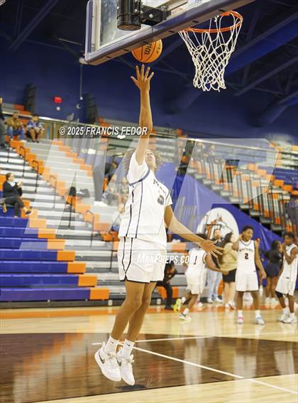 Thumbnail 1 in Lennard @ Morgan photogallery.