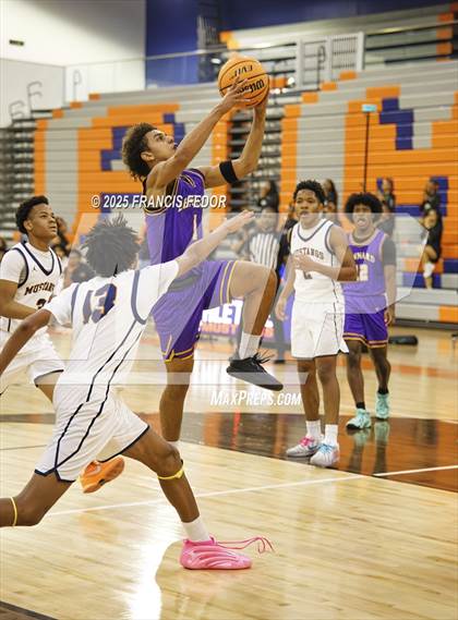 Thumbnail 2 in Lennard @ Morgan photogallery.