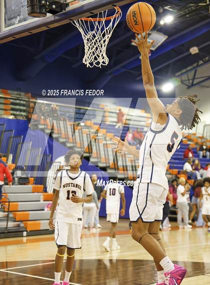 Thumbnail 3 in Lennard @ Morgan photogallery.