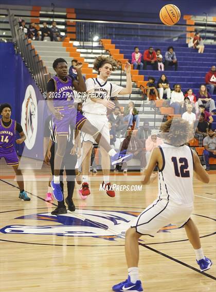 Thumbnail 3 in Lennard @ Morgan photogallery.