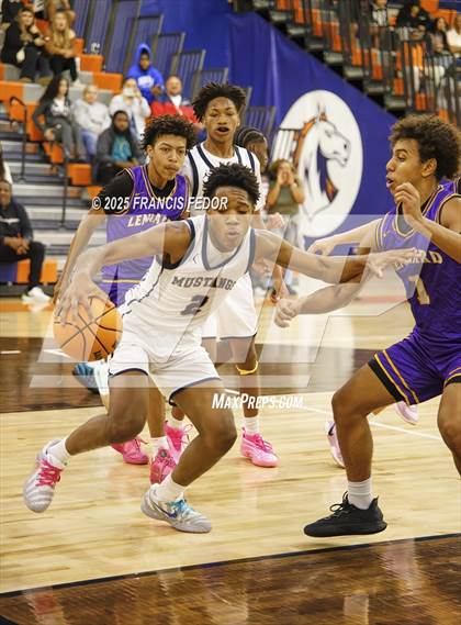 Thumbnail 2 in Lennard @ Morgan photogallery.