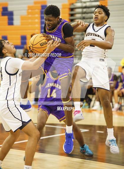 Thumbnail 3 in Lennard @ Morgan photogallery.