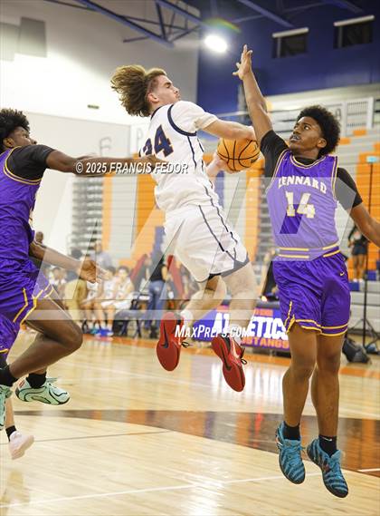 Thumbnail 3 in Lennard @ Morgan photogallery.