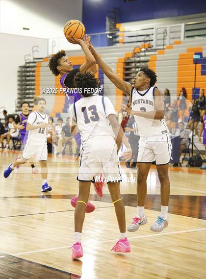 Thumbnail 2 in Lennard @ Morgan photogallery.