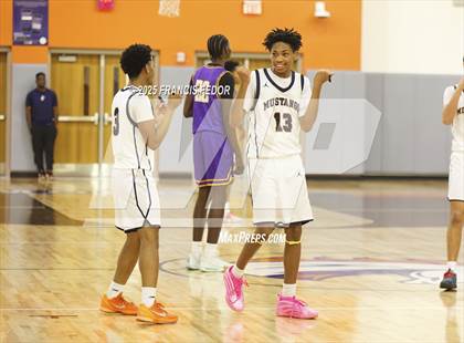 Thumbnail 2 in Lennard @ Morgan photogallery.