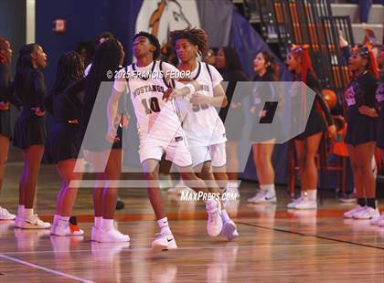 Thumbnail 1 in Lennard @ Morgan photogallery.