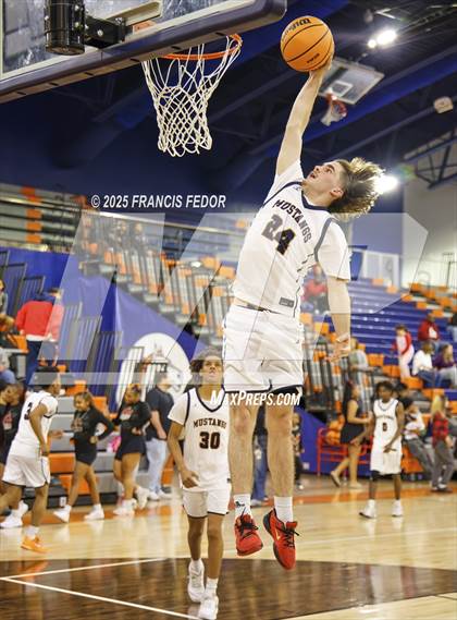 Thumbnail 3 in Lennard @ Morgan photogallery.