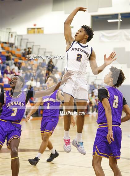 Thumbnail 3 in Lennard @ Morgan photogallery.