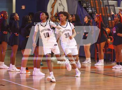 Thumbnail 2 in Lennard @ Morgan photogallery.