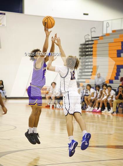 Thumbnail 3 in Lennard @ Morgan photogallery.