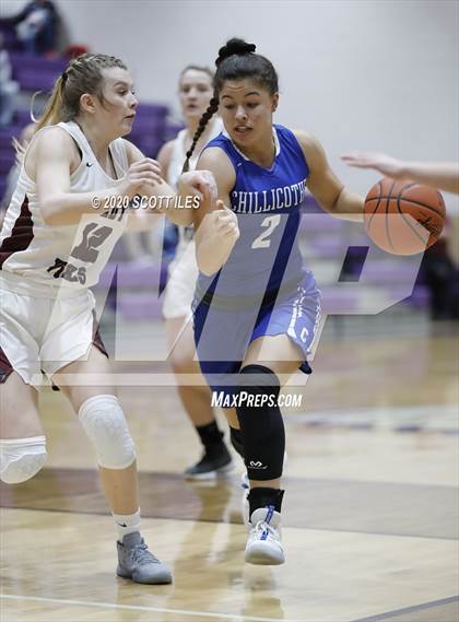 Thumbnail 1 in Chillicothe vs Vinton County (OHSAA D2 Sectional Playoff) photogallery.