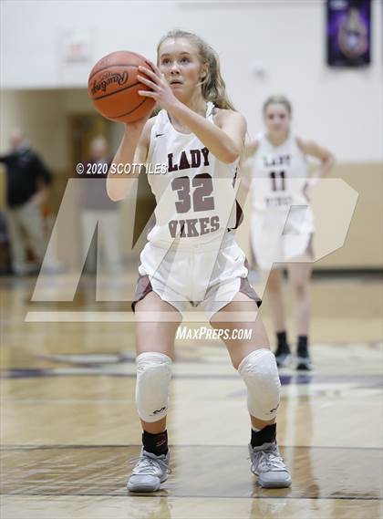 Thumbnail 2 in Chillicothe vs Vinton County (OHSAA D2 Sectional Playoff) photogallery.