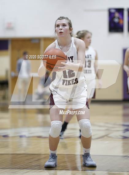 Thumbnail 2 in Chillicothe vs Vinton County (OHSAA D2 Sectional Playoff) photogallery.