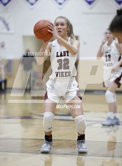 Thumbnail 1 in Chillicothe vs Vinton County (OHSAA D2 Sectional Playoff) photogallery.