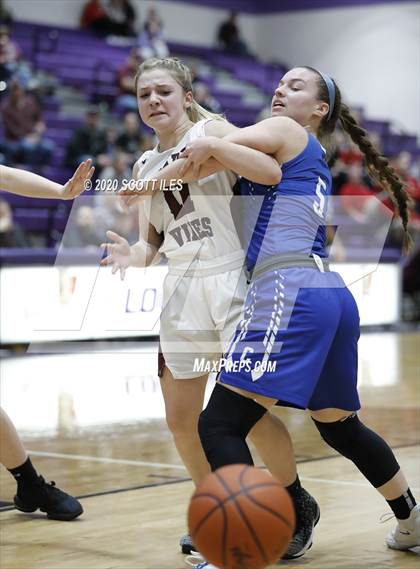 Thumbnail 1 in Chillicothe vs Vinton County (OHSAA D2 Sectional Playoff) photogallery.